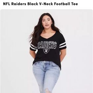Torrid NFL Raiders Black V-Neck Shirt Size 6/6X Used